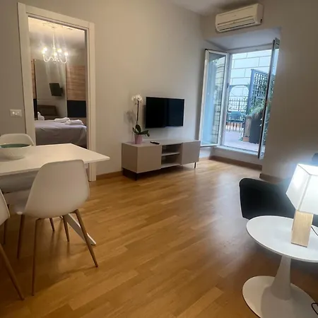 Savoia Design With Terrace - Center Apartament