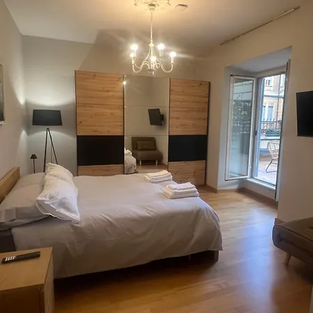 דירה Savoia Design With Terrace - Center *